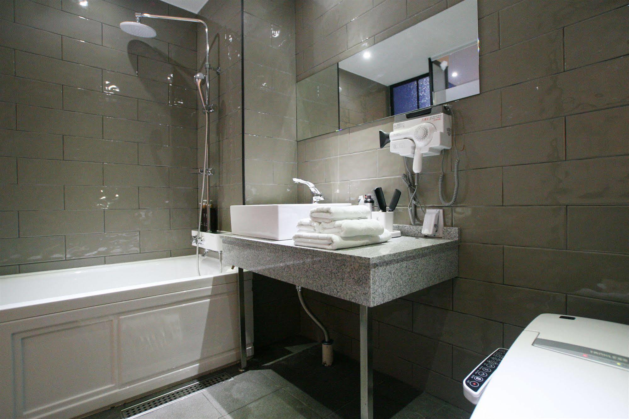 Vvalt Hotel Seoel Buitenkant foto