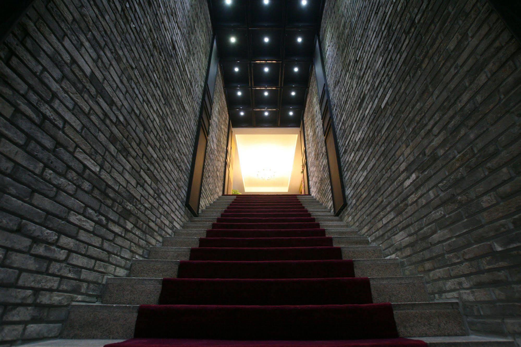Vvalt Hotel Seoel Buitenkant foto